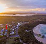 Angourie Blue 7 stroll to surfing beaches. - Accommodation Nelson Bay
