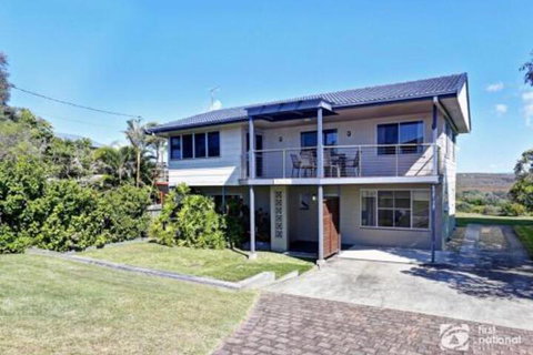 Jinalong 17 Pacific Street Family Home Great Views. - Accommodation Nelson Bay 6