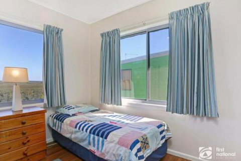 Jinalong 17 Pacific Street Family Home Great Views. - Accommodation Nelson Bay 2