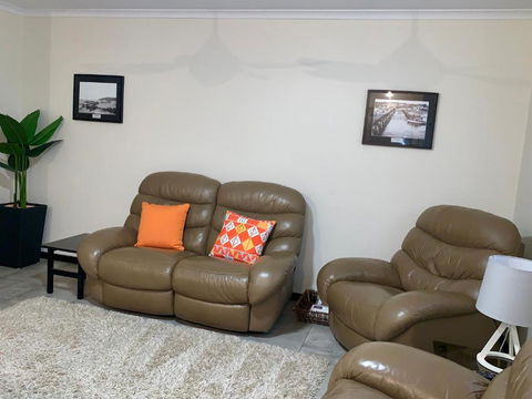 Inna Nutshell - Accommodation Nelson Bay 4