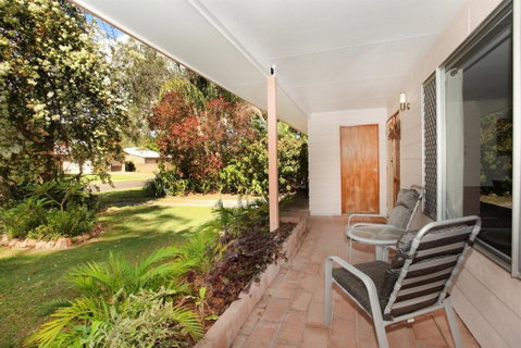 35 Santa Monica Avenue Coolum Beach Pet Friendly Linen Included - Accommodation Nelson Bay 4
