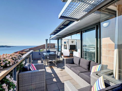 One Mile Cl Townhouse 22 26 The Deckhouse - Accommodation Nelson Bay 6