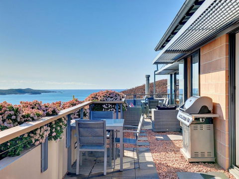 One Mile Cl Townhouse 22 26 The Deckhouse - Accommodation Nelson Bay 5