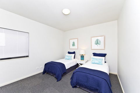 Sails On The Beachfront Exclusive Seaside Home - Accommodation Nelson Bay 7