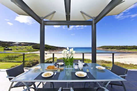 Sails On The Beachfront Exclusive Seaside Home - Accommodation Nelson Bay 0