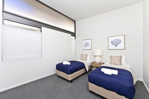 Sails On The Beachfront Exclusive Seaside Home - Accommodation Nelson Bay 5
