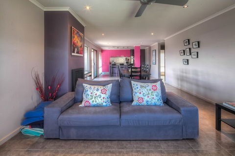 Birdland - Accommodation Nelson Bay 5