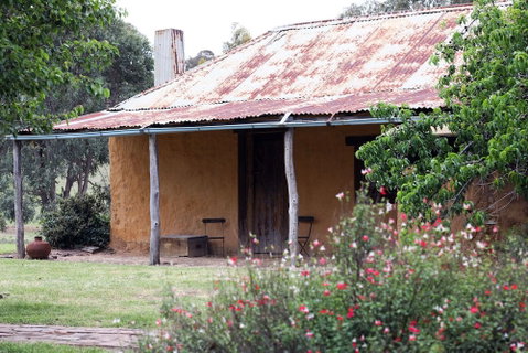 Lone Pine Farmhouse - Accommodation Nelson Bay 2