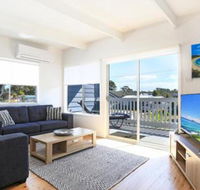Lazy Days Beach House Jervis Bay  Pet Friendly 4 Mins Walk to Beach - Nelson Bay Accommodation.com