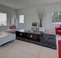 Surfs Up - Accommodation Nelson Bay