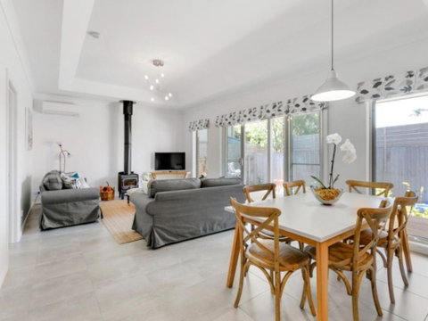 Venice On The Beach - Accommodation Nelson Bay 2