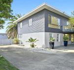 Middle Sea perfect for two families - Nelson Bay Accommodation.com