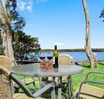 Sanctuary on the Bay fish or kayak from the yard - Nelson Bay Accommodation.com