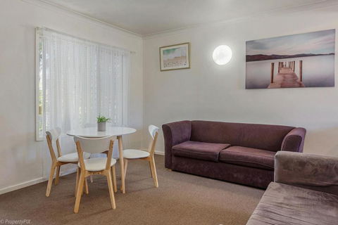 Jamaica Holiday Units - Accommodation Nelson Bay 1