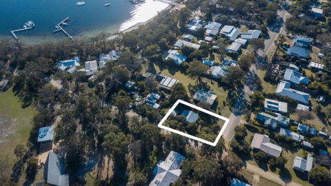 Kambera Pet Friendly Cottage On Raymond Island - Nelson Bay Accommodation.com 3