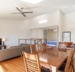 Unit 5 Rainbow Surf Modern double storey townhouse with large shared pool close to beach  shop - Accommodation Nelson Bay