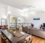 Unit 4 Rainbow Surf Modern double storey townhouse with large shared pool close to beach  shop - Accommodation Nelson Bay