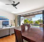 Unit 3 Rainbow Surf Modern double storey townhouse with large shared pool close to beach  shop - Accommodation Nelson Bay