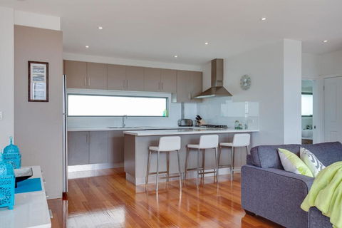 Modern McCrae Beauty - Accommodation Nelson Bay 5