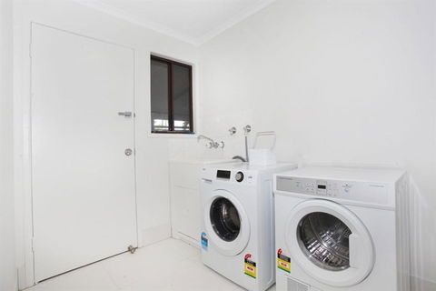 FABULOUS HOLIDAY HIDEAWAY COOLUM BEACH - Accommodation Nelson Bay 5
