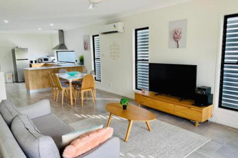 WHITSUNDAY Brand New Townhouse Close To Boardwalk - Nelson Bay Accommodation.com 0