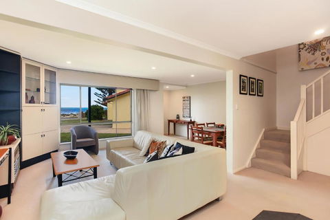 Right On The Beach At Moana - Accommodation Nelson Bay 5