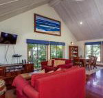 6 Ilmenite Avenue Coastal beach shack within walking distance to patrolled beach  CBD - Accommodation Nelson Bay