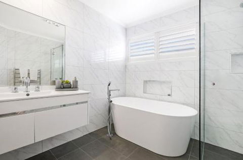 Saltys Newly Renovated - Accommodation Nelson Bay 4