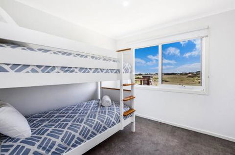 Saltys Newly Renovated - Accommodation Nelson Bay 3