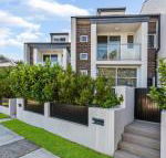 Relax in a Spacious  Modern Townhouse in Asquith - Accommodation Nelson Bay