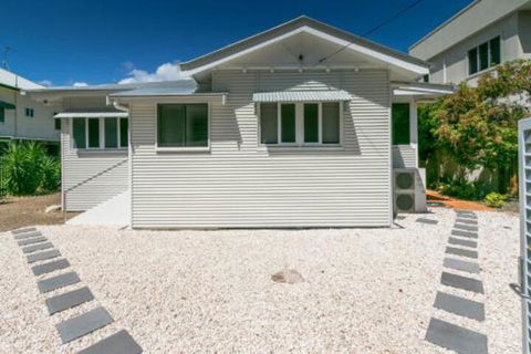Charming Home By The Sea - Accommodation Nelson Bay 4