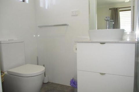 Upstairs & Downstairs 81 Denman Camp Rd - Accommodation Nelson Bay 3