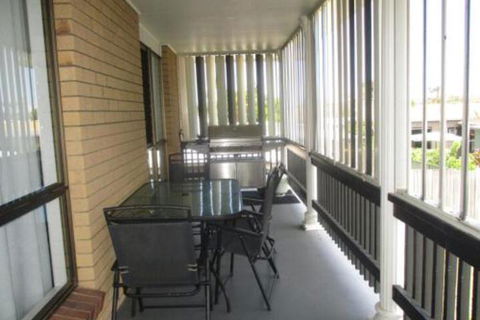 Comfy & Cosy (Upstairs) - Accommodation Nelson Bay 7