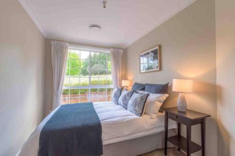 Luxurious Home On 5 Acres Close To CBD Sleeps 18 - Accommodation Nelson Bay 6