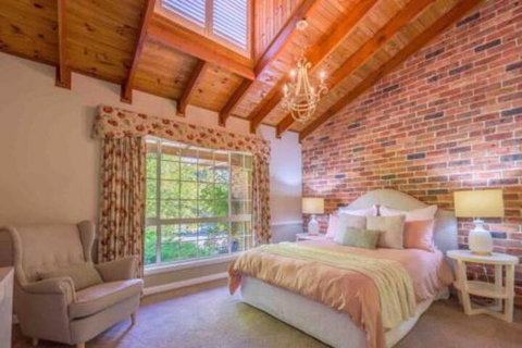 Luxurious Home On 5 Acres Close To CBD Sleeps 18 - Accommodation Nelson Bay 4