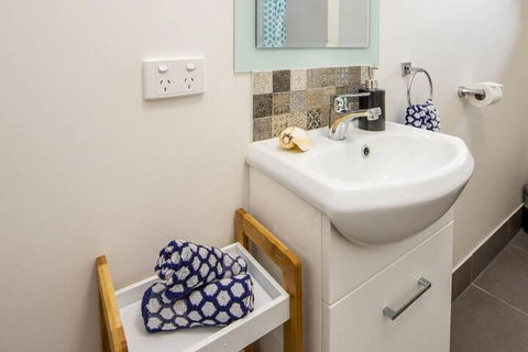 Sail Rock Apartment 2 - Accommodation Nelson Bay 3