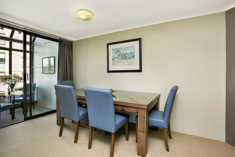 HAMP1 Bright Apartment In Cremorne - Nelson Bay Accommodation.com 1