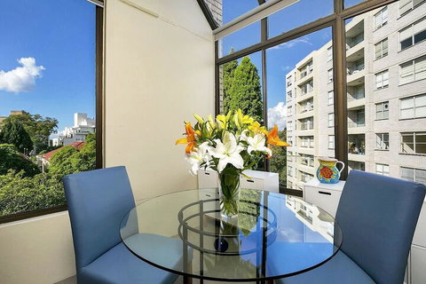 HAMP1 Bright Apartment In Cremorne - Nelson Bay Accommodation.com 5