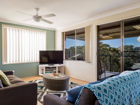 NARRAWALLEE RETREAT - Accommodation Nelson Bay 5