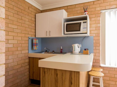 NARRAWALLEE RETREAT - Accommodation Nelson Bay 4