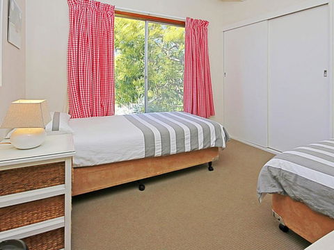 REST ASHORE At MOLLYMOOK - Accommodation Nelson Bay 2