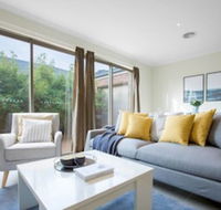 Spacious Lovely Home In Point Cook - Accommodation Nelson Bay