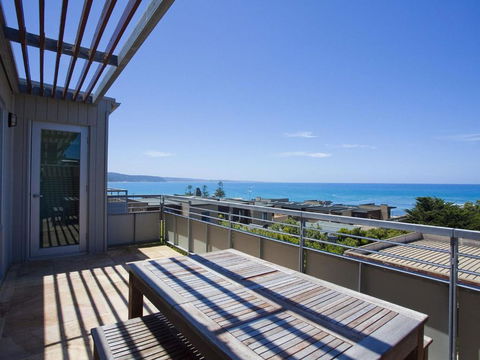 POINT GREY APARTMENT 14 The Point - Accommodation Nelson Bay 1