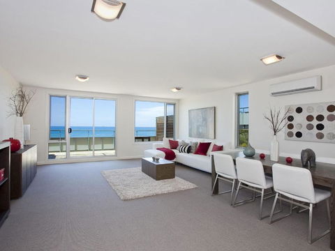 POINT GREY APARTMENT 14 The Point - Accommodation Nelson Bay 4