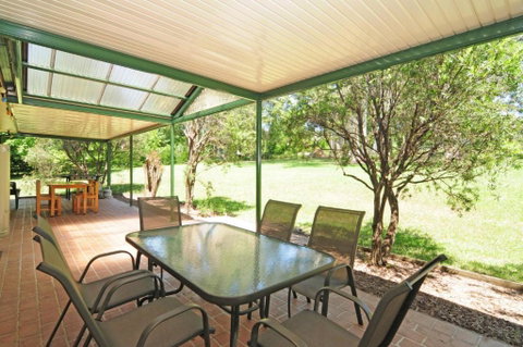 Valley Haven 3 Bedrooms Close To The Village! - Accommodation Nelson Bay 2