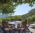 Taliesin Beautiful 4 bedroom home with amazing views - Accommodation Nelson Bay