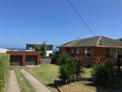 OCEAN VIEWS - Nelson Bay Accommodation.com 4