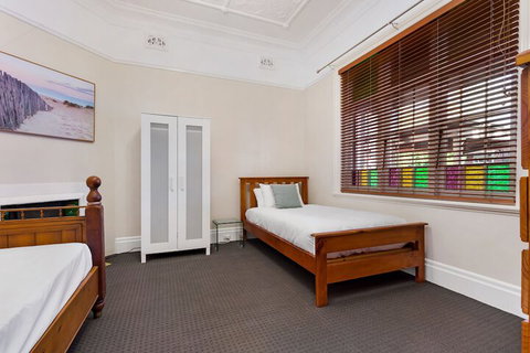 Drummoyne 3 Bedroom Home (62ALE) - Accommodation Nelson Bay 4