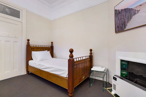 Drummoyne 3 Bedroom Home (62ALE) - Accommodation Nelson Bay 1