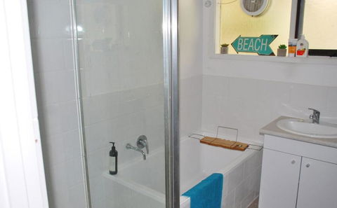 SHORE BEATS WORK INVERLOCH - Accommodation Nelson Bay 3